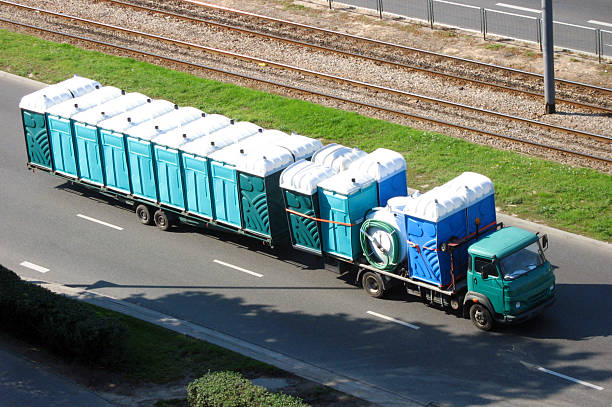 Porta potty delivery and setup in Weston Lakes, TX